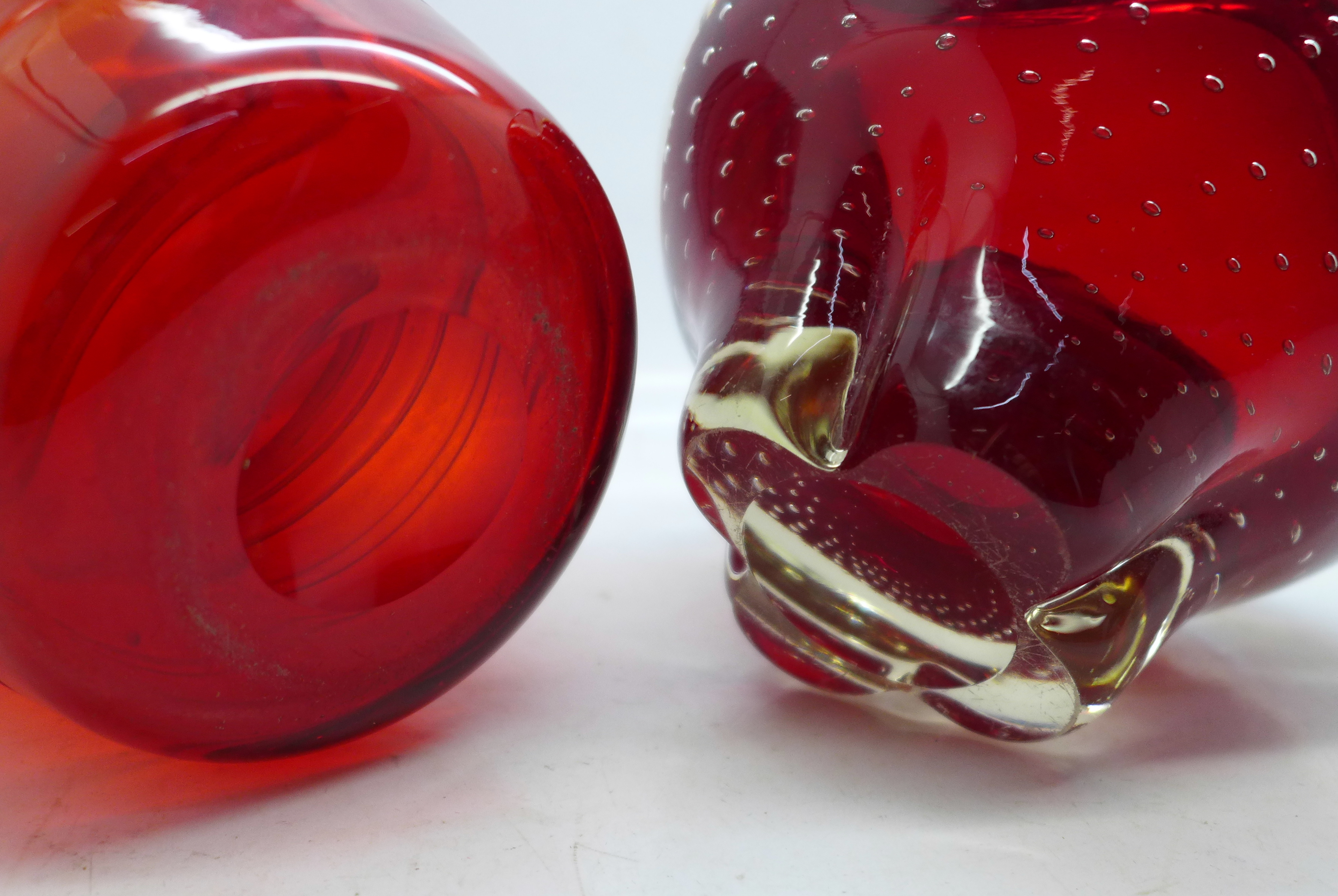 A Whitefriars ruby red glass controlled bubble bowl and a red glass vase - Image 3 of 3