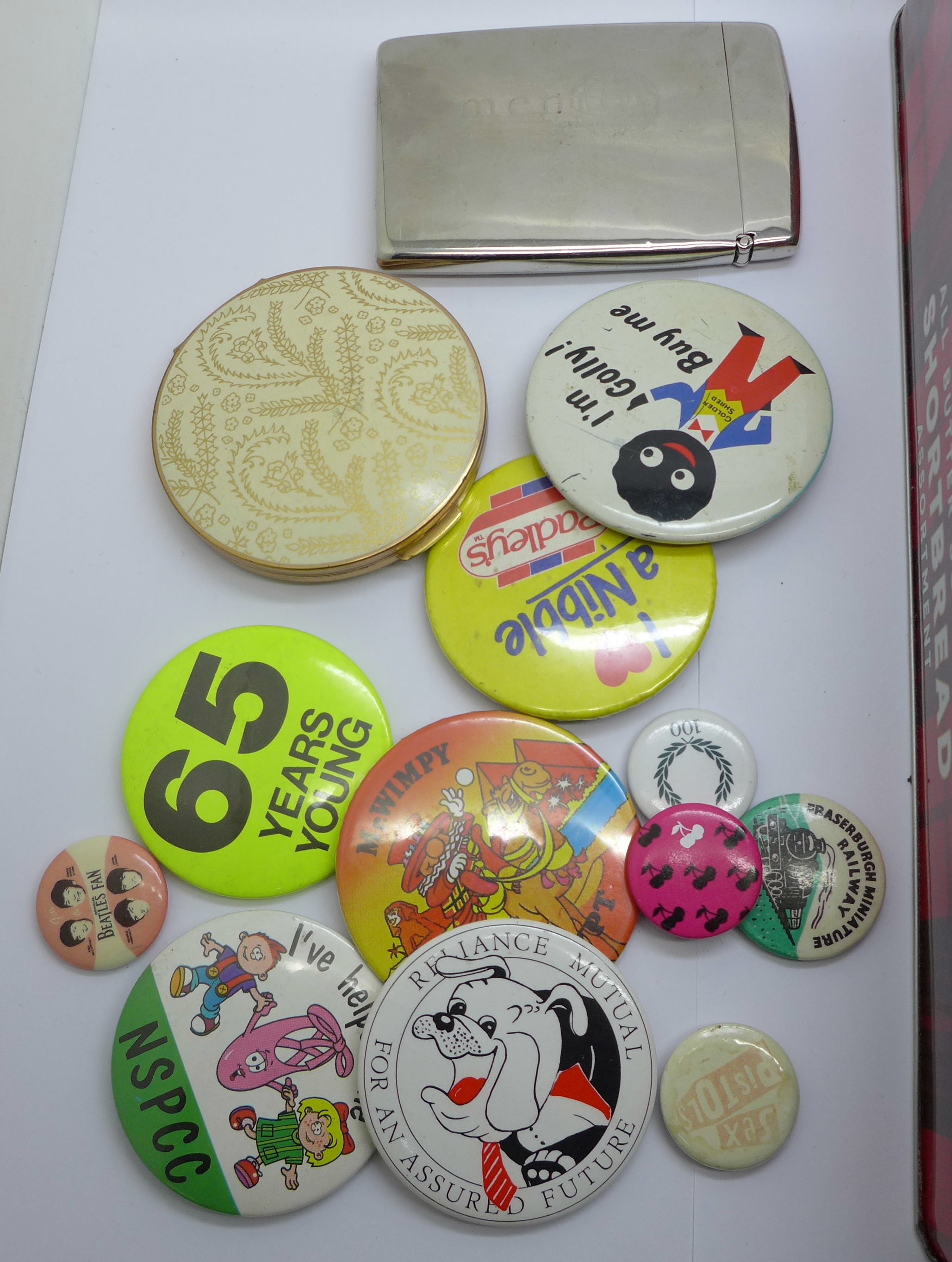 Costume jewellery, jet, French jet, compacts, etc. - Image 4 of 4