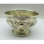 A silver bowl, Chester 1901, 86g, diameter 10.5cm