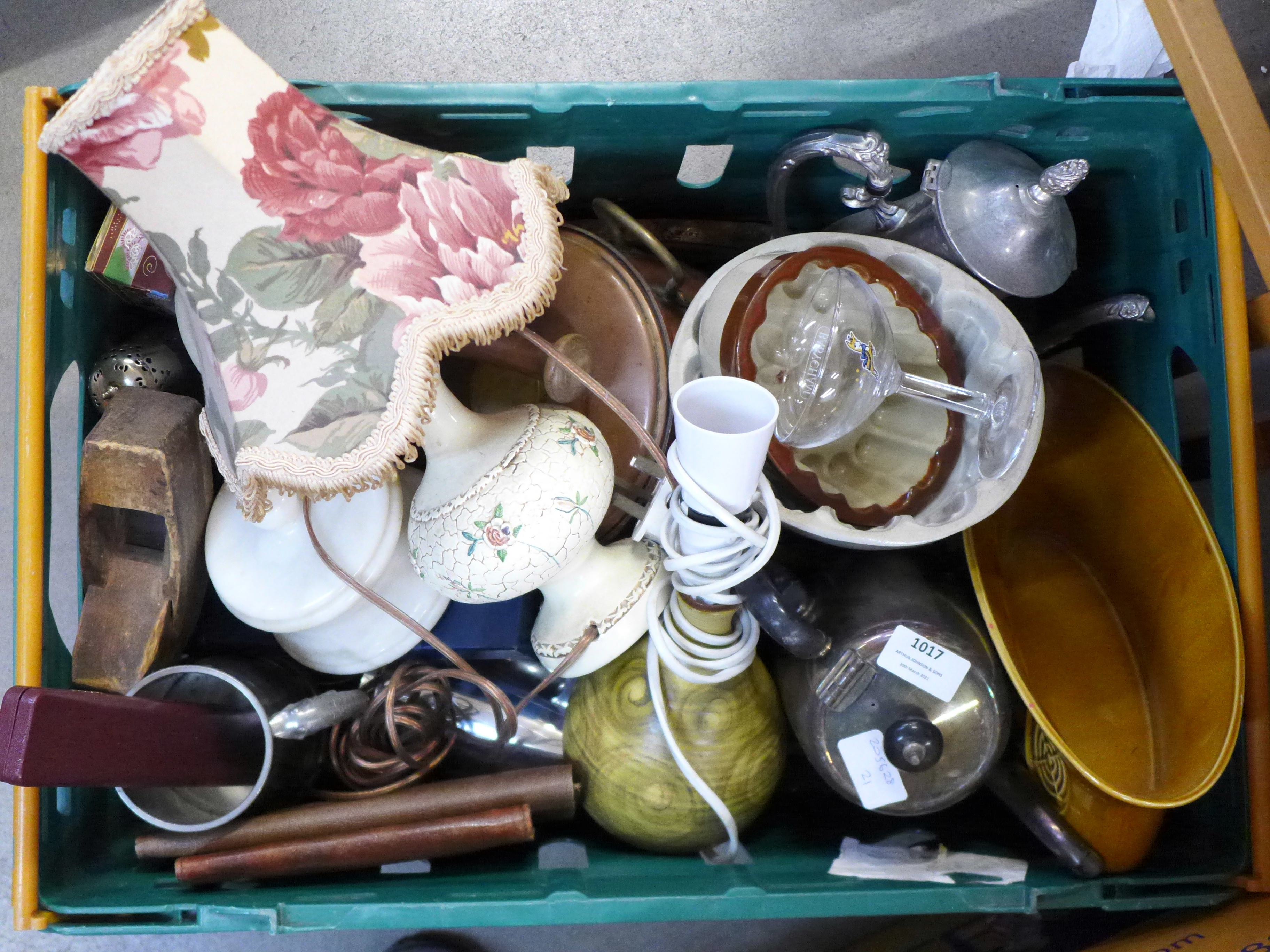 A box of assorted pots, lamps and metalware **PLEASE NOTE THIS LOT IS NOT ELIGIBLE FOR POSTING AND