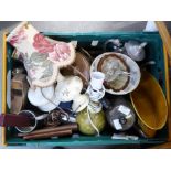 A box of assorted pots, lamps and metalware **PLEASE NOTE THIS LOT IS NOT ELIGIBLE FOR POSTING AND