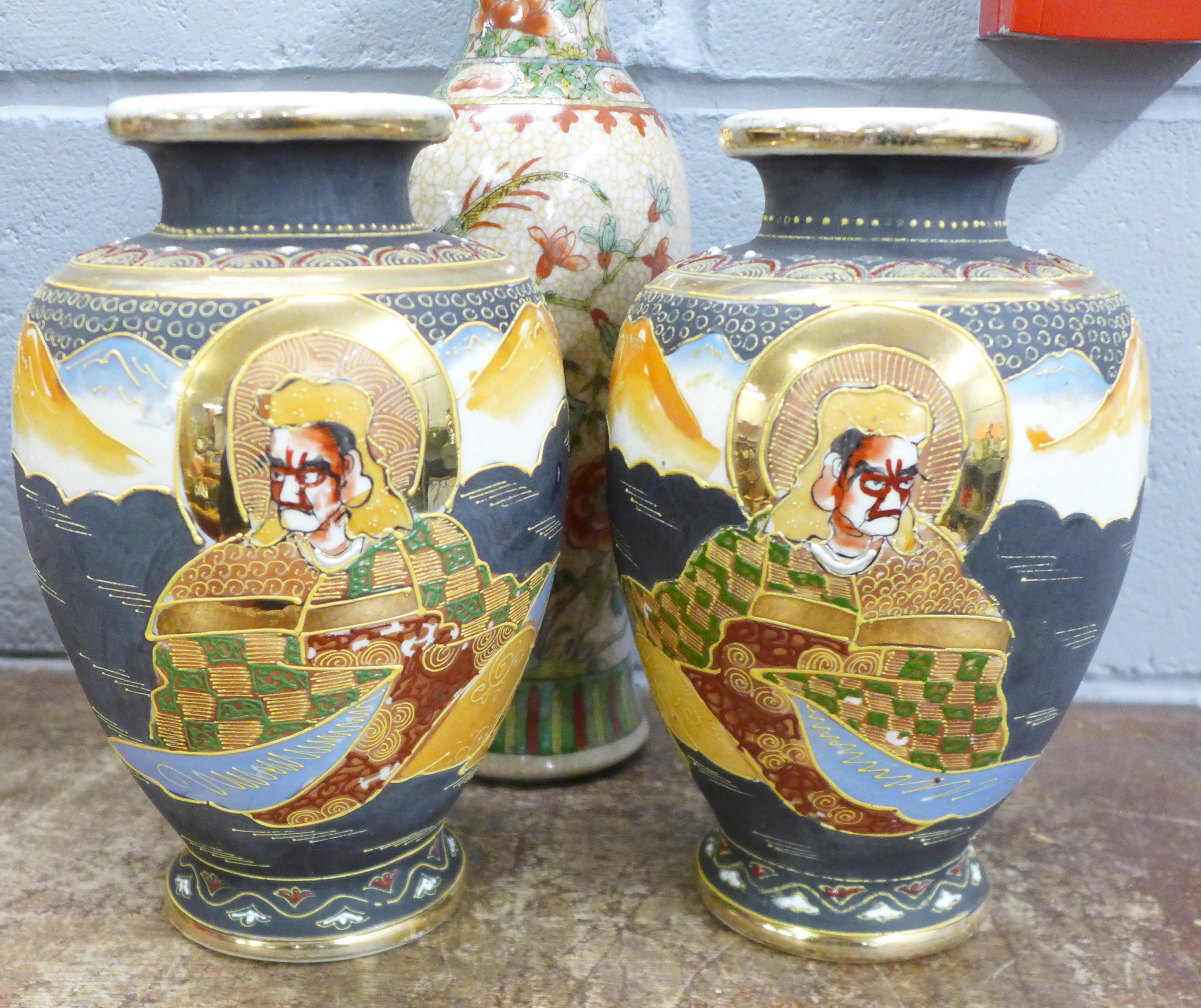 A pair of Japanese vases and two other Japanese vases - Image 4 of 6