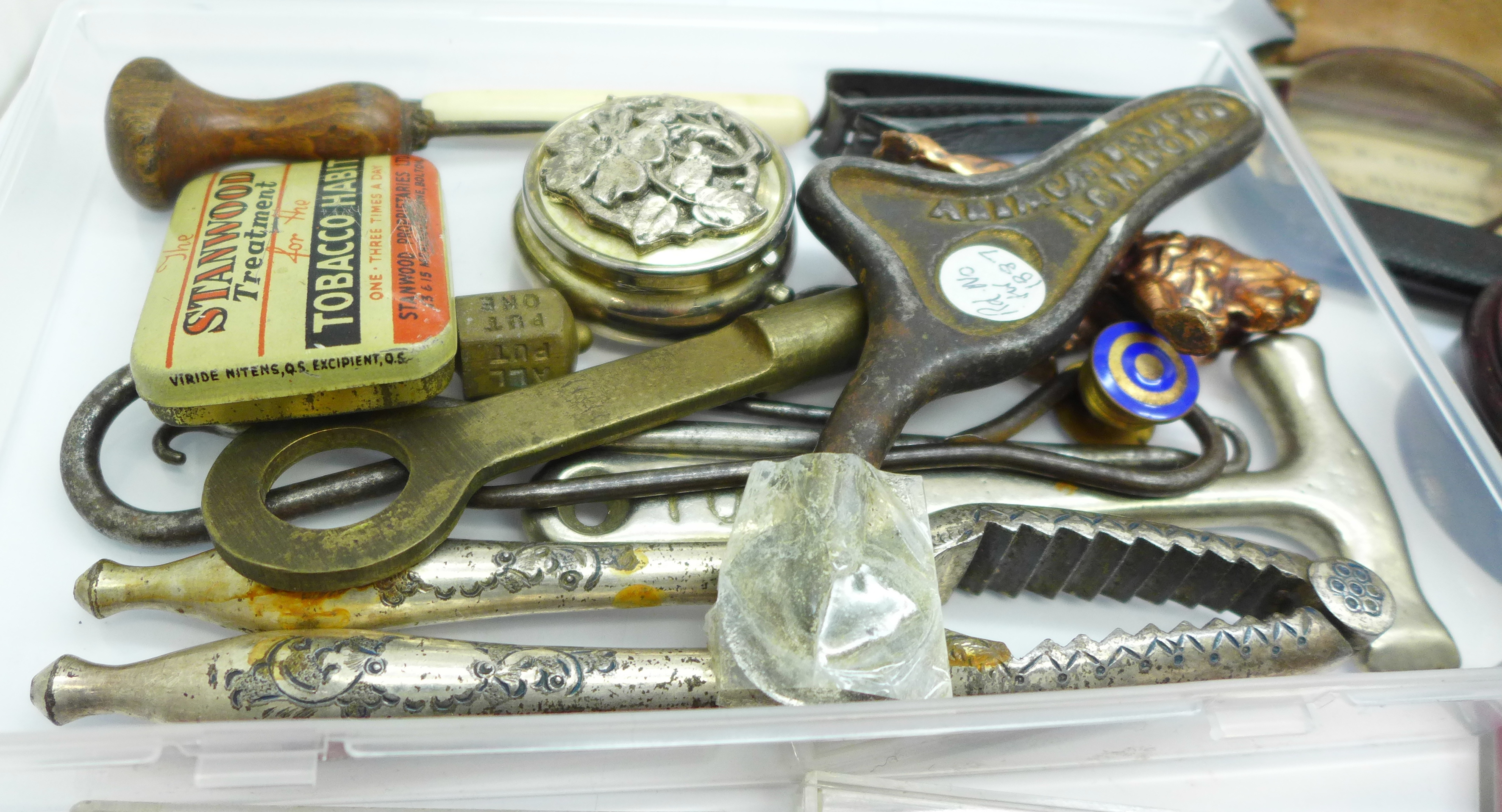 Three pairs of spectacles, penknives, commemorative crowns, souvenir spoons, etc. - Bild 2 aus 5