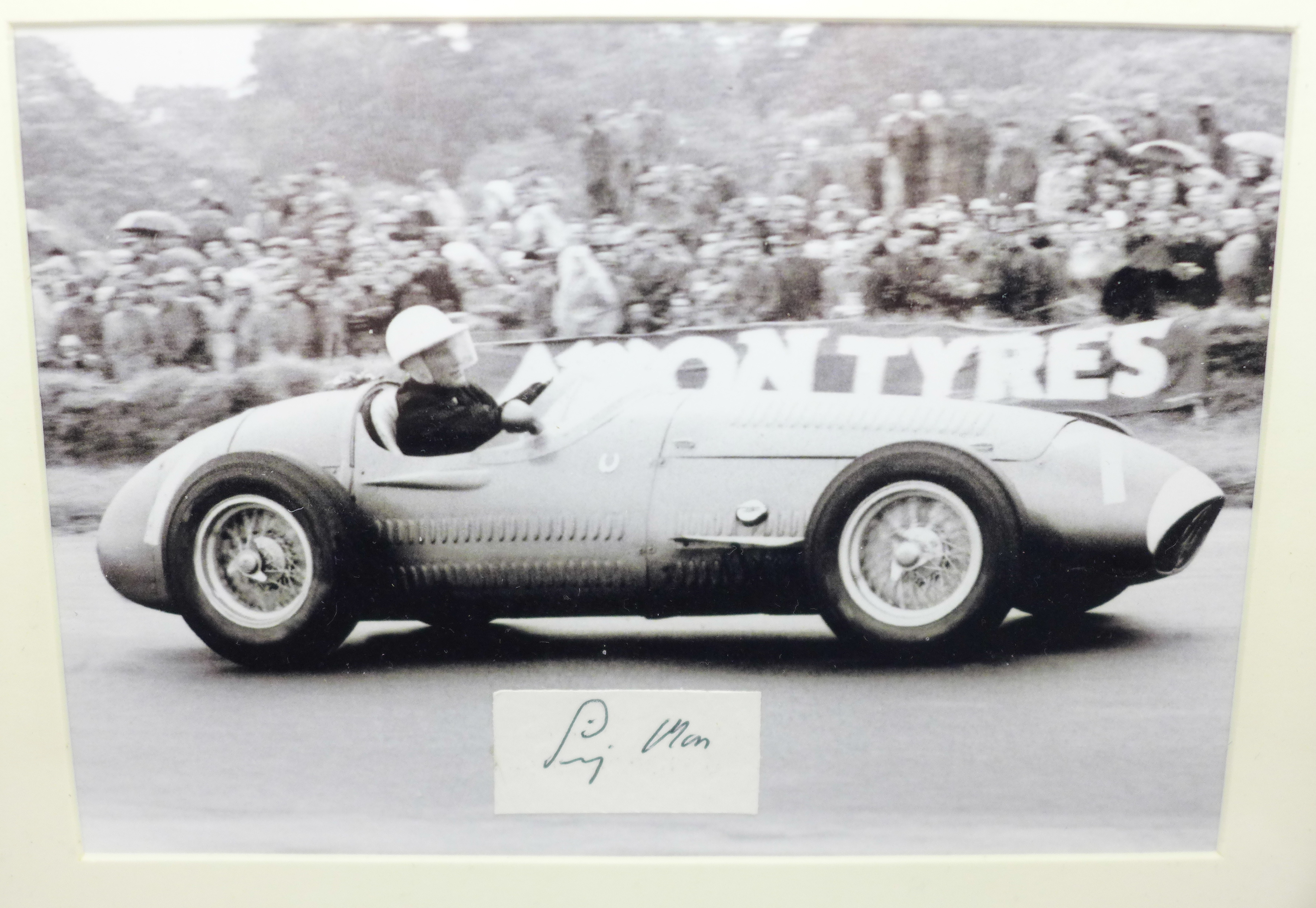 A framed photograph and autograph of Sir Stirling Moss in a 1954 Maserati - Bild 2 aus 2