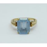 A 9ct gold and blue stone ring, 2.6g, L, stone scratched