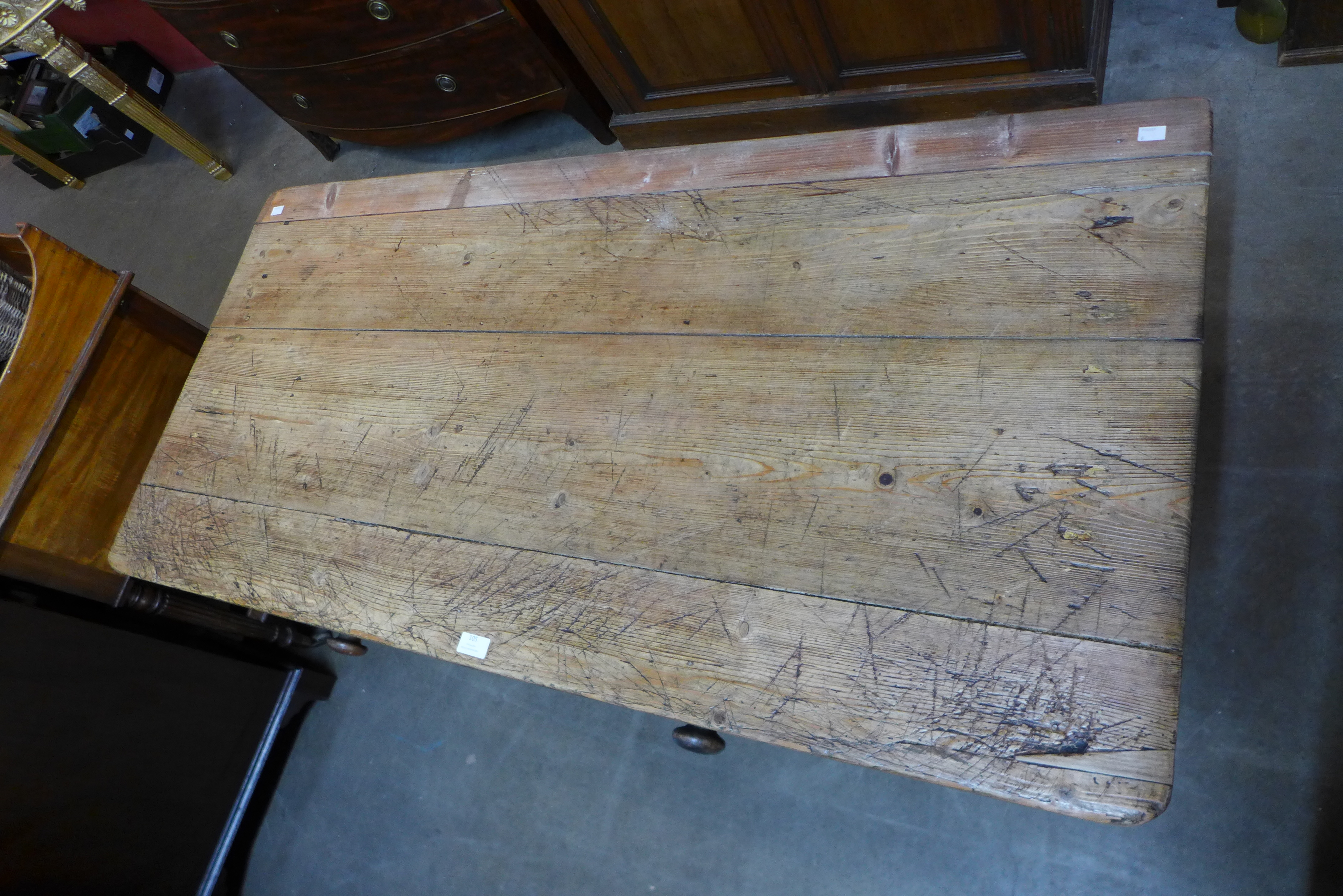 A Victorian pine scrub top two drawer farmhouse kitchen table, 73cms h, 133cms L, 66cms w. - Image 3 of 3