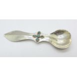 An Arts and Crafts spoon set with turquoise, (tests as silver), length 104mm