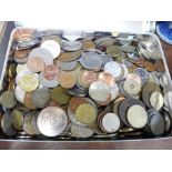 A tin of foreign coins, 4.8kg