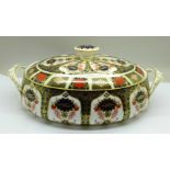 A Royal Crown Derby 1128 pattern covered tureen, 31cm (second quality)