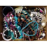 A box of fashion and costume jewellery, 3.4kg