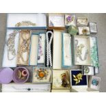 Vintage jewellery, boxed