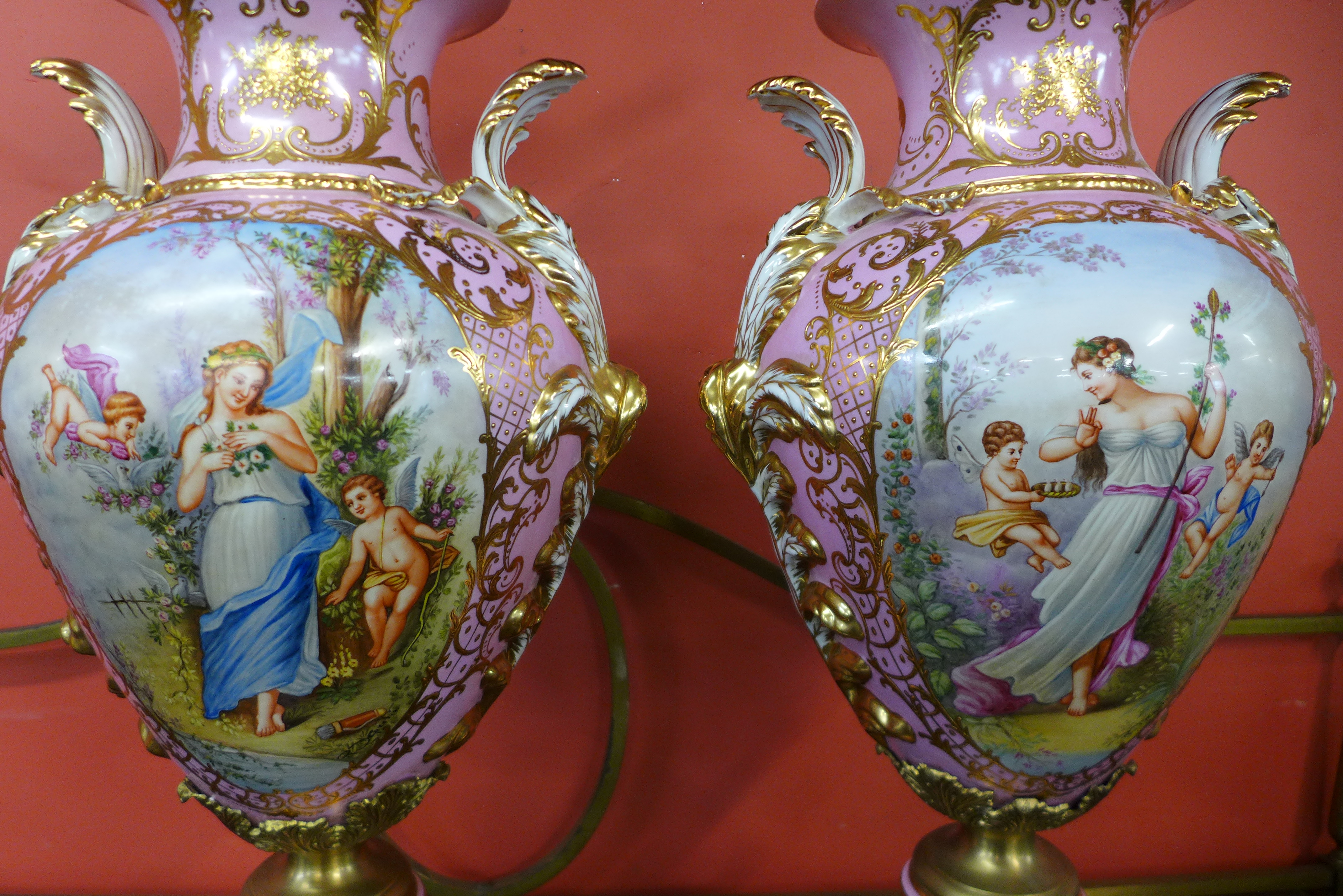 A pair of large French style pink porcelain and gilt metal mounted vases and covers, with gilded - Bild 2 aus 5