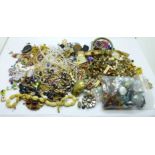 Vintage jewellery and beads (some for re-threading)