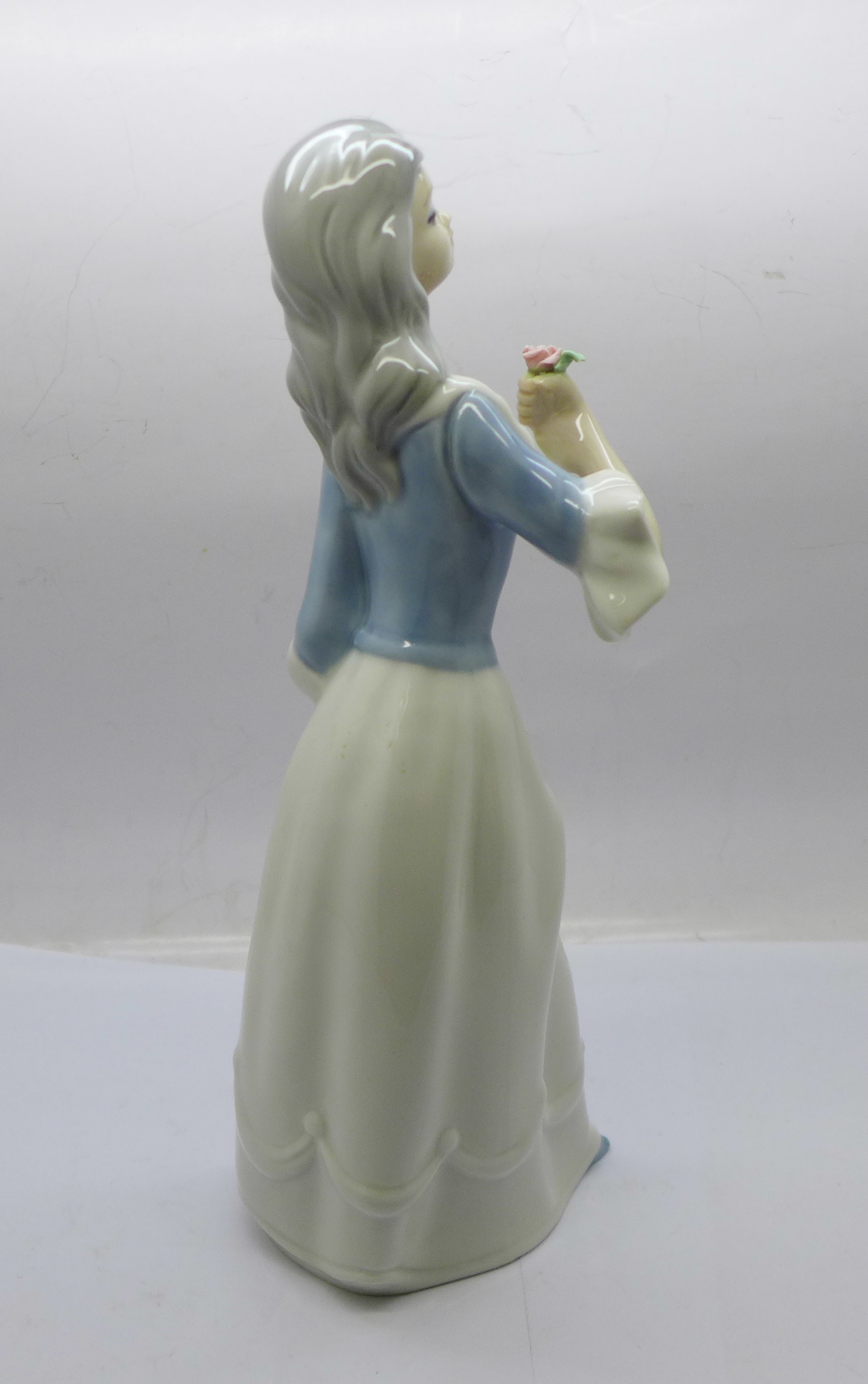 Two Nao by Lladro geese figures and a Spanish figure of a woman - Image 6 of 6