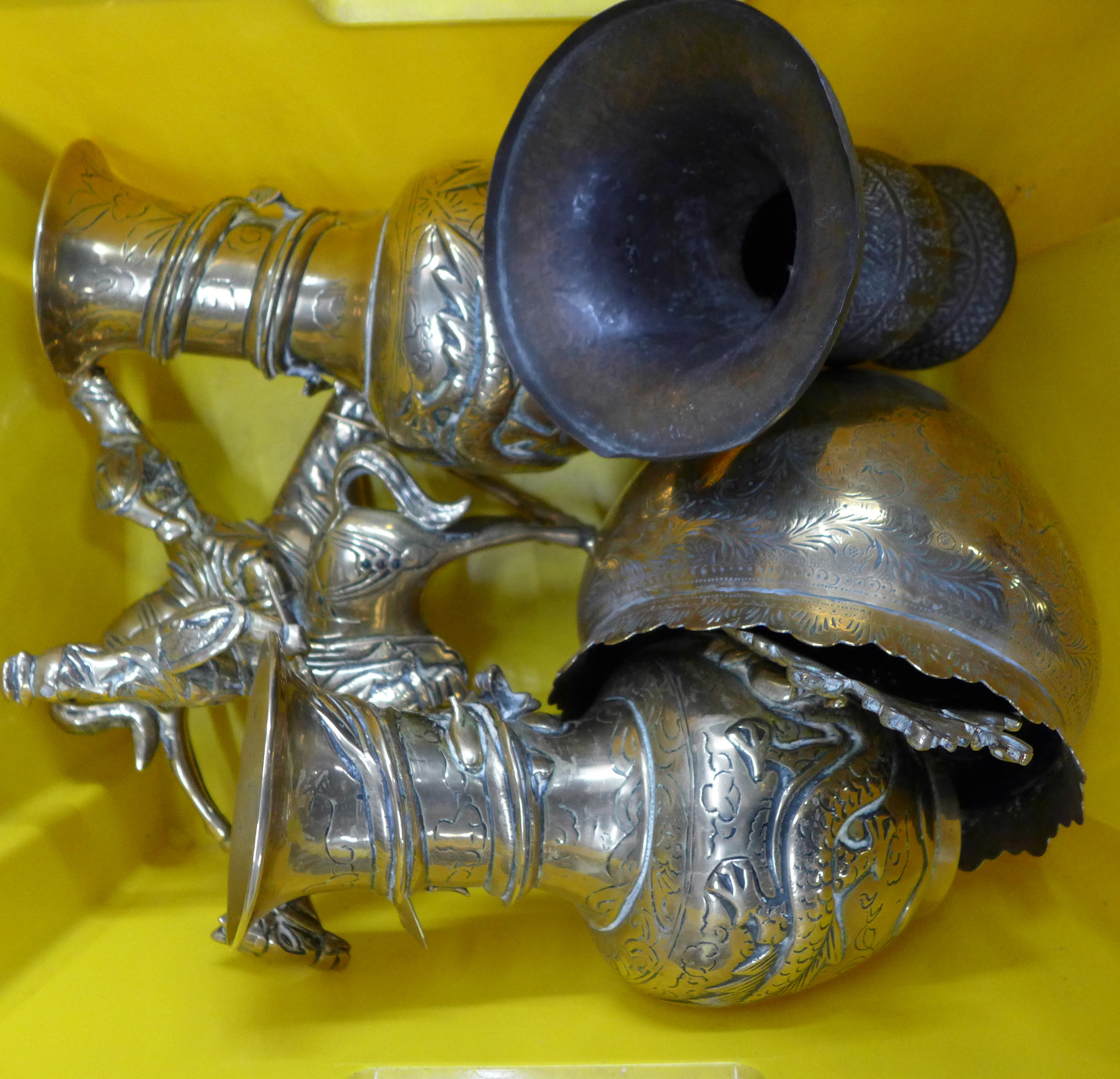A collection of oriental brass **PLEASE NOTE THIS LOT IS NOT ELIGIBLE FOR POSTING AND PACKING**