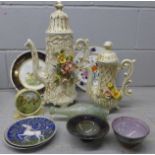 A Capodimonte teapot, decorative plates, etc.**PLEASE NOTE THIS LOT IS NOT ELIGIBLE FOR POSTING
