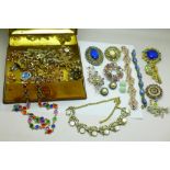 Vintage costume jewellery, some a/f