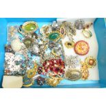 Costume jewellery, mainly brooches, etc.