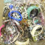 Costume bracelets, 3kg