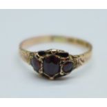 A Victorian 15ct gold and garnet ring, Birmingham hallmark, 1.8g, R