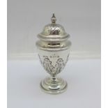 A silver pepper, Henry Williamson Ltd., Birmingham 1900, 29g