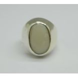 A 925 silver and opal ring, 5ct stone, L, (natural flaws)