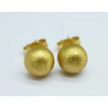 A pair of yellow metal earrings, marked 750 and 375, 2.2g