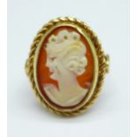 A 9ct gold cameo ring, 4.4g, L