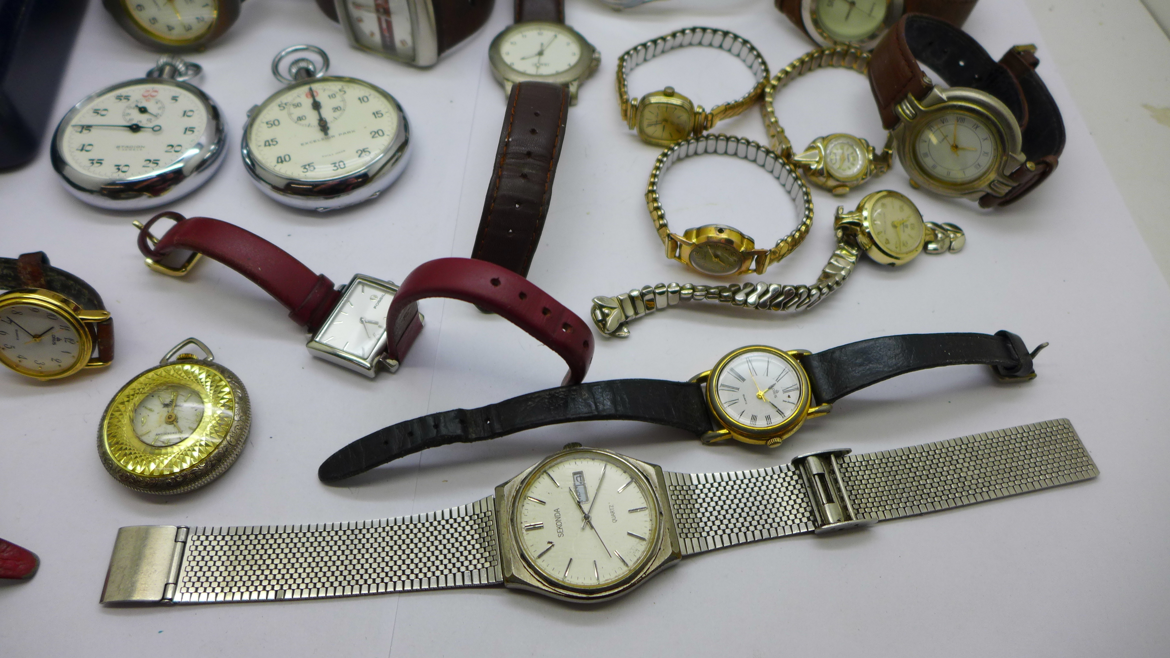 Wristwatches, a stop-watch and a pocket watch - Bild 5 aus 5