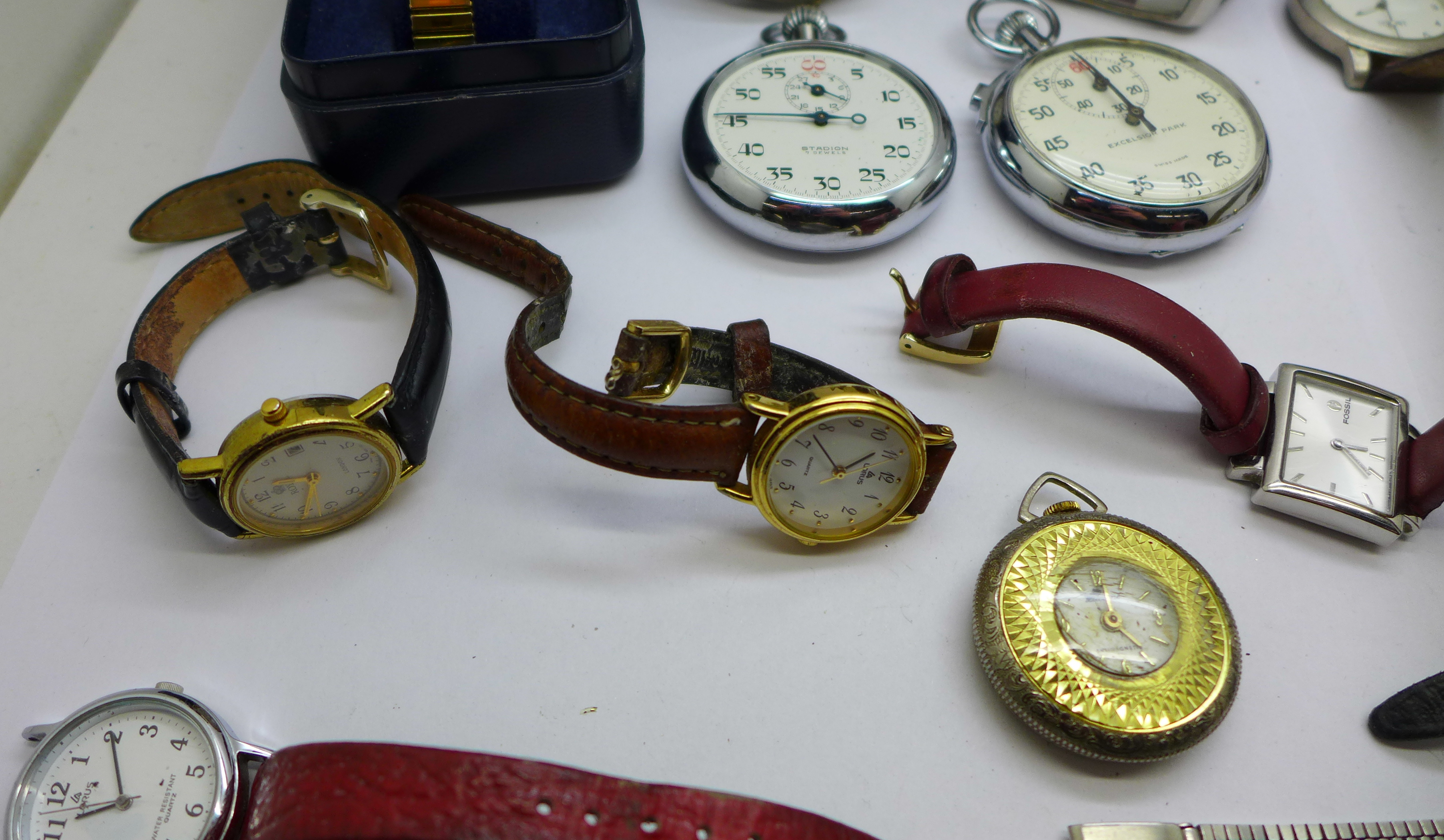 Wristwatches, a stop-watch and a pocket watch - Bild 4 aus 5