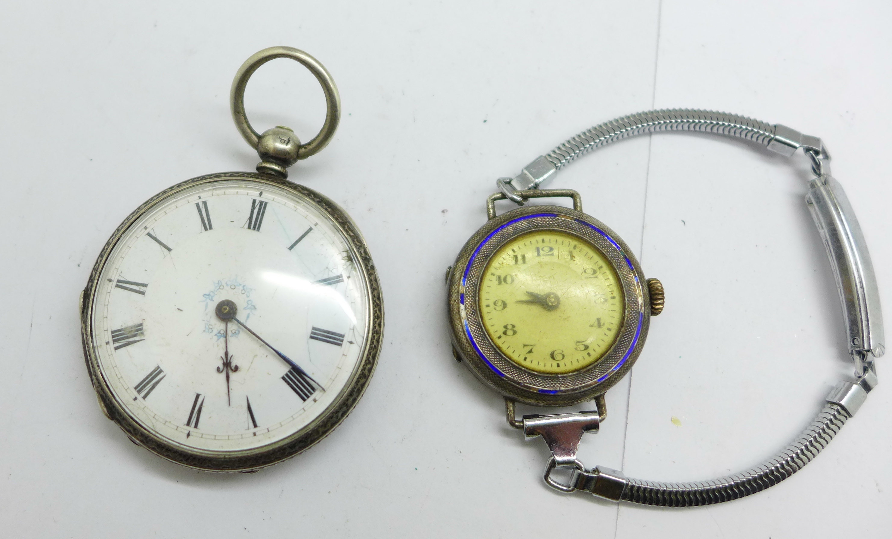 Three watches; a silver fob watch, lady's silver wristwatch and a gentlemen's nickel cased - Bild 2 aus 5