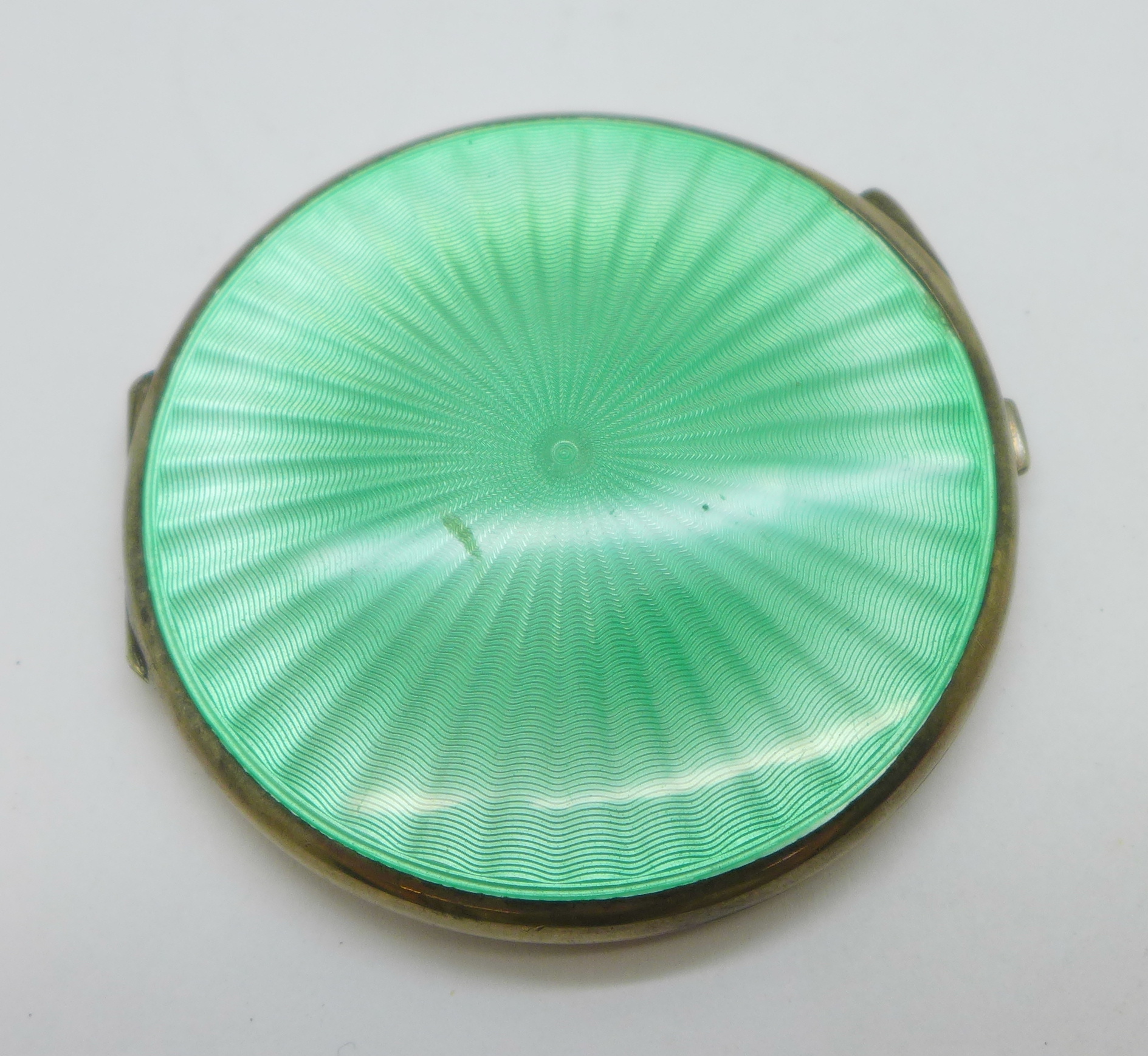 A silver and green enamel compact, Birmingham 1948, Mappin & Webb, (a/f, dent on the underside) - Bild 3 aus 5