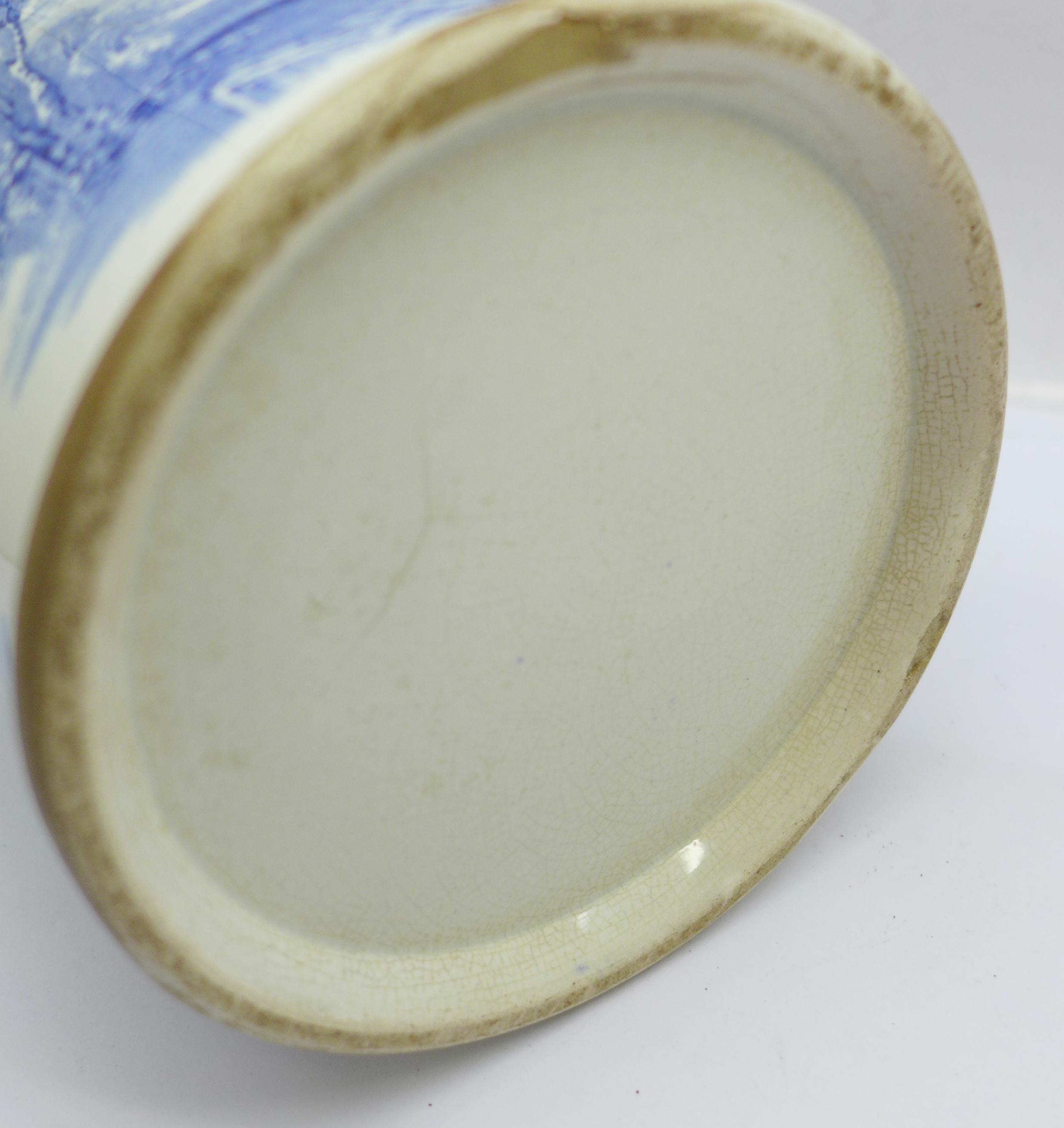 A 19th Century blue and white frog mug, a/f, (hairline crack) - Bild 6 aus 6