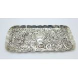 An embossed silver tray, London 1900, William Comyns, 127g, 10.5cm x 24cm