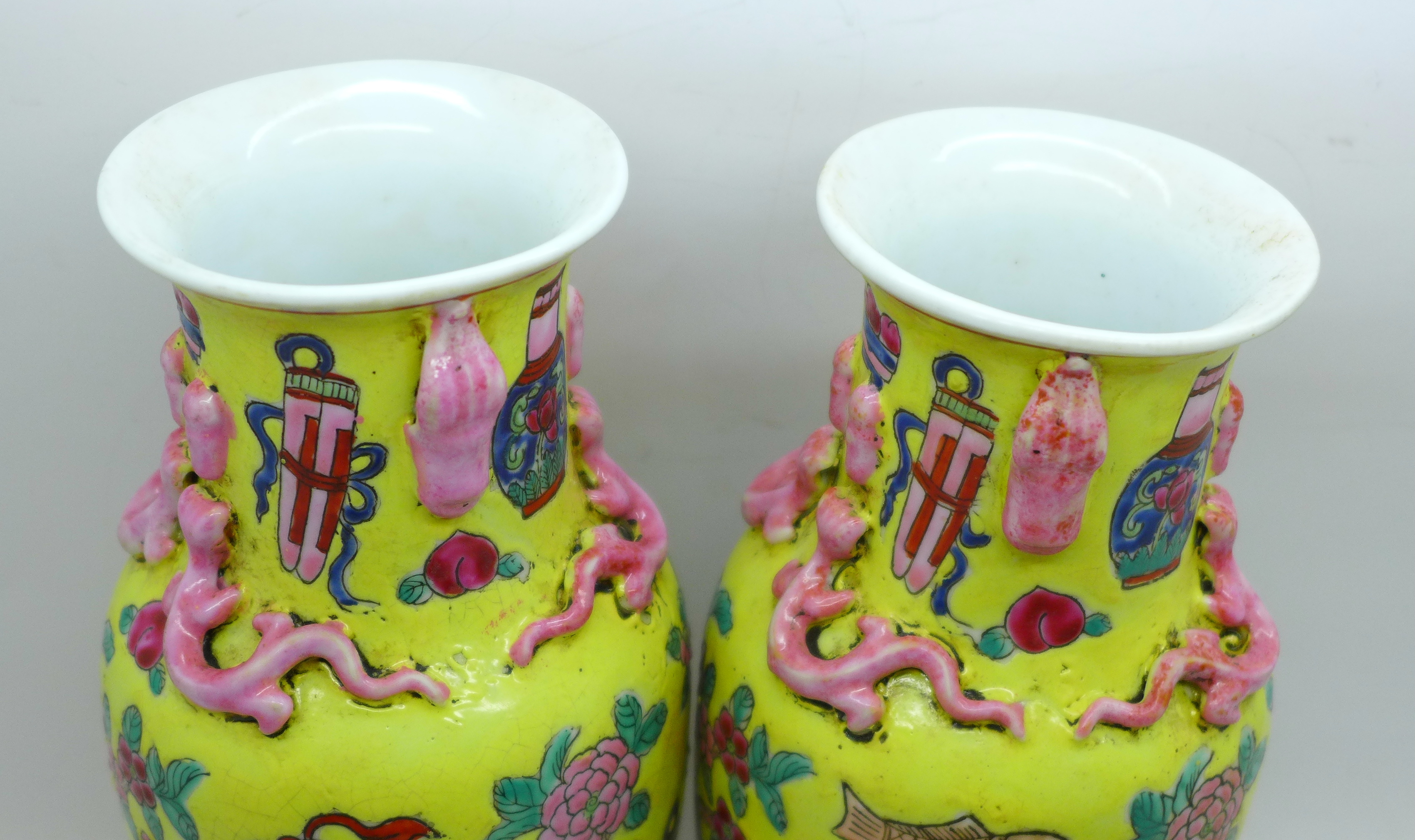 A pair of Chinese vases, 21.5cm, crazed - Image 4 of 5