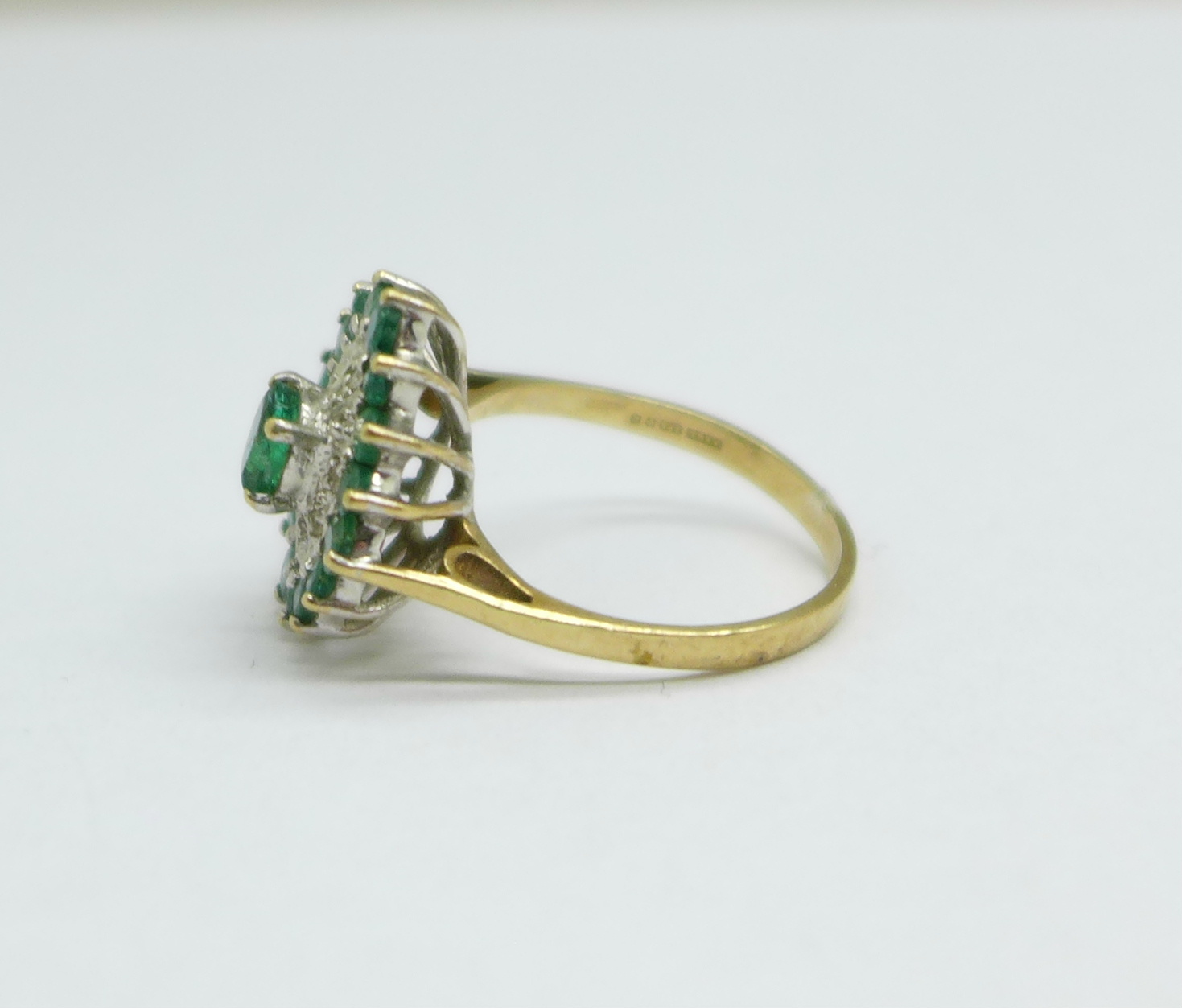 A 9ct gold, emerald and diamond cluster ring, 3.3g, O - Image 2 of 3