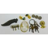 Pocket watch keys, novelty shoe pen knife, a/f, etc.