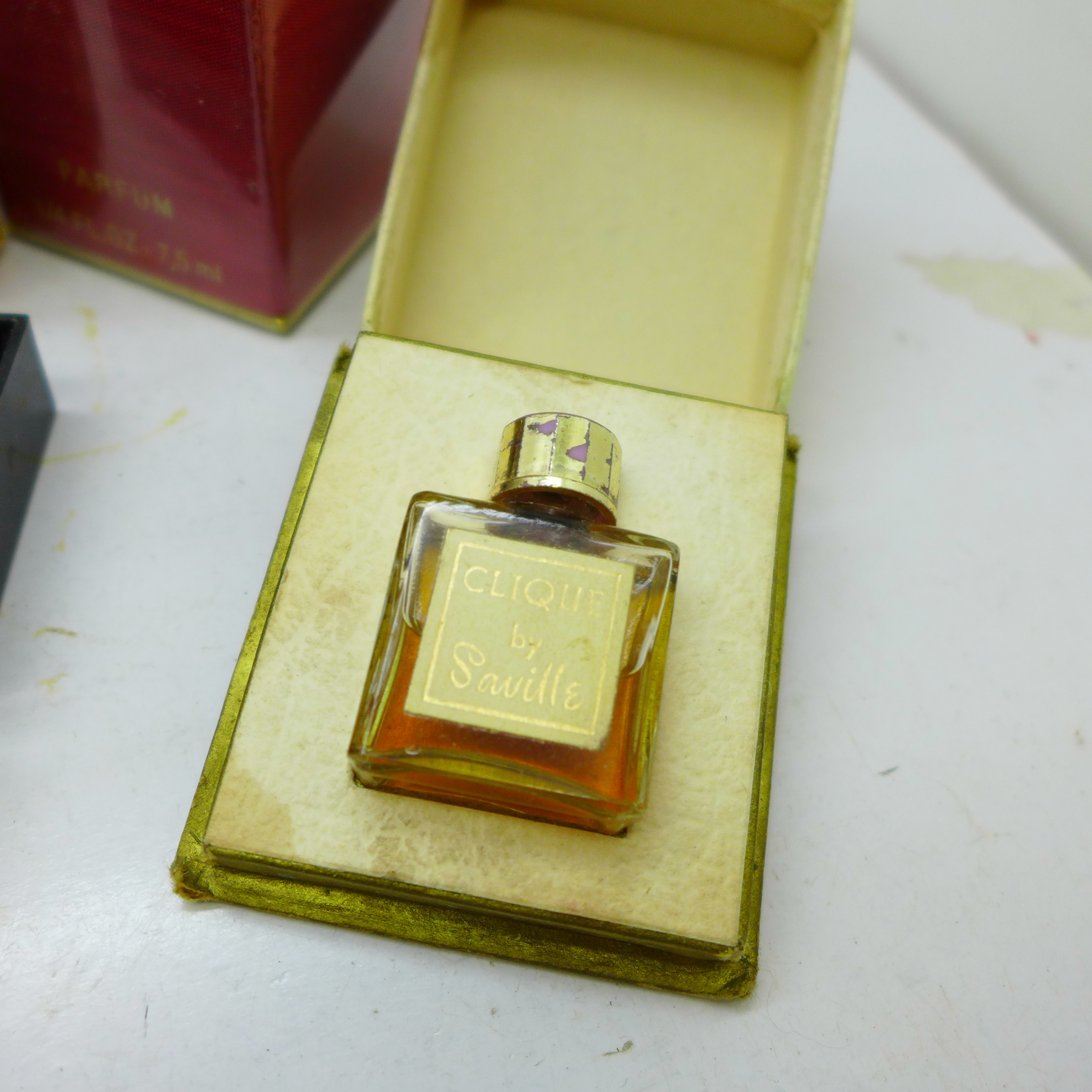 Vintage perfumes and a Bakelite stand for nail varnish and remover - Image 4 of 5