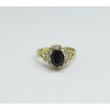 A 9ct gold cluster ring, 3.1g, P