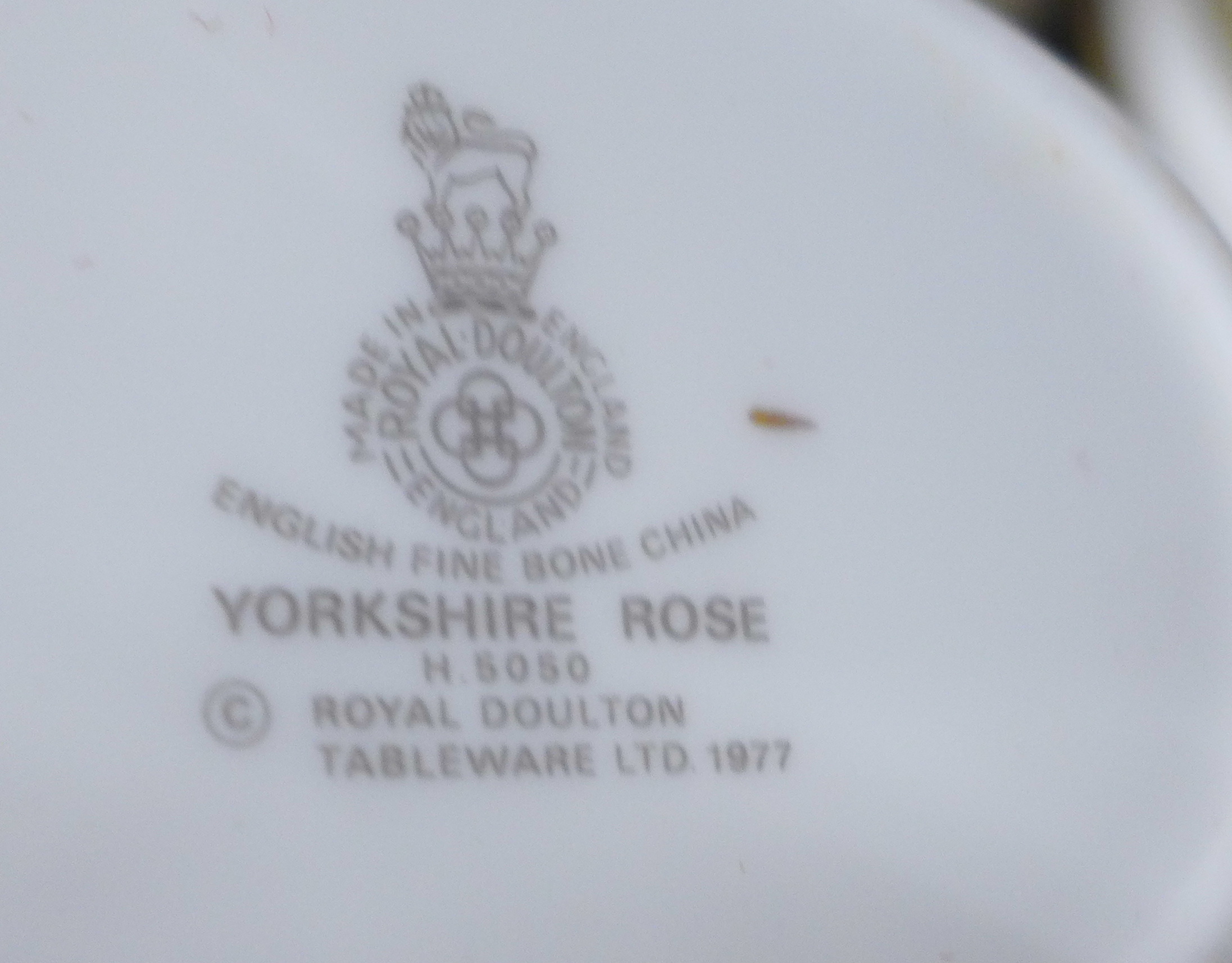 A Royal Doulton Yorkshire Rose tea set and dinner service, six setting with tea and coffee pot ( - Image 4 of 6