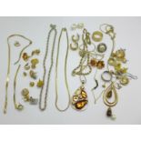 A 9ct gold chain, a/f, and a single 9ct gold earring and costume jewellery, a/f, 5.1g of 9ct gold