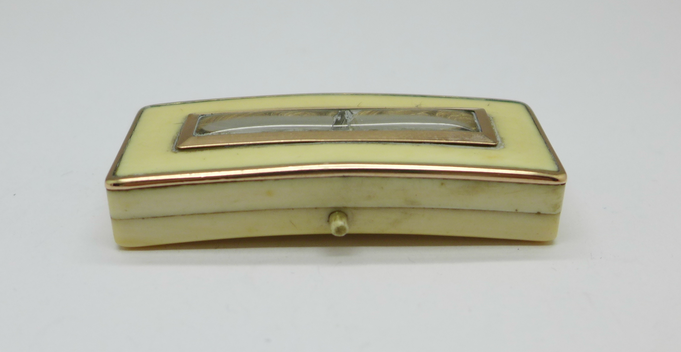 A Georgian ivory and gold patch box, a/f, 61mm - Image 2 of 6