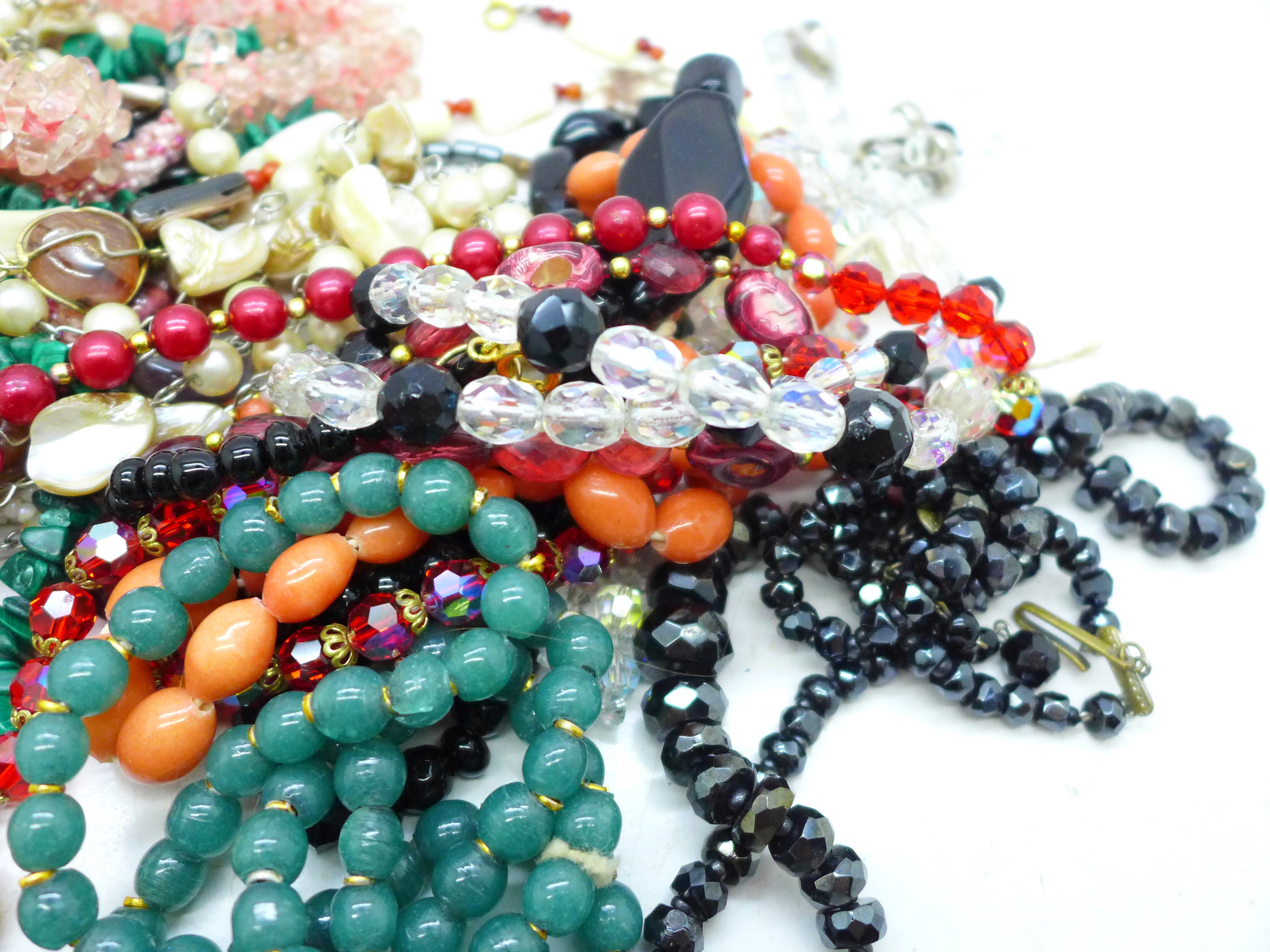 Gemstone and glass bead necklaces - Image 4 of 4