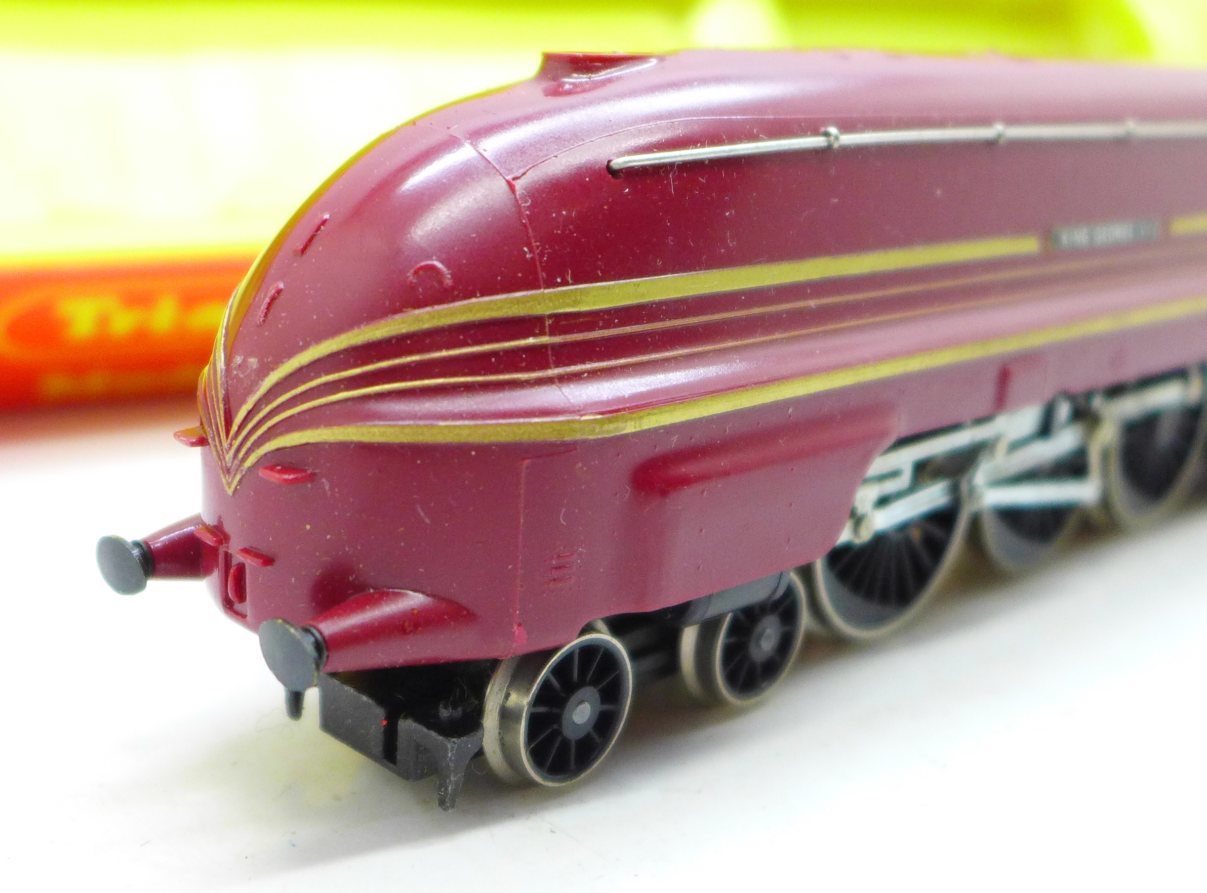 Tri-ang Hornby No. R871 LMS 7P 4-6-2 maroon King George VI loco and tender - Image 3 of 3