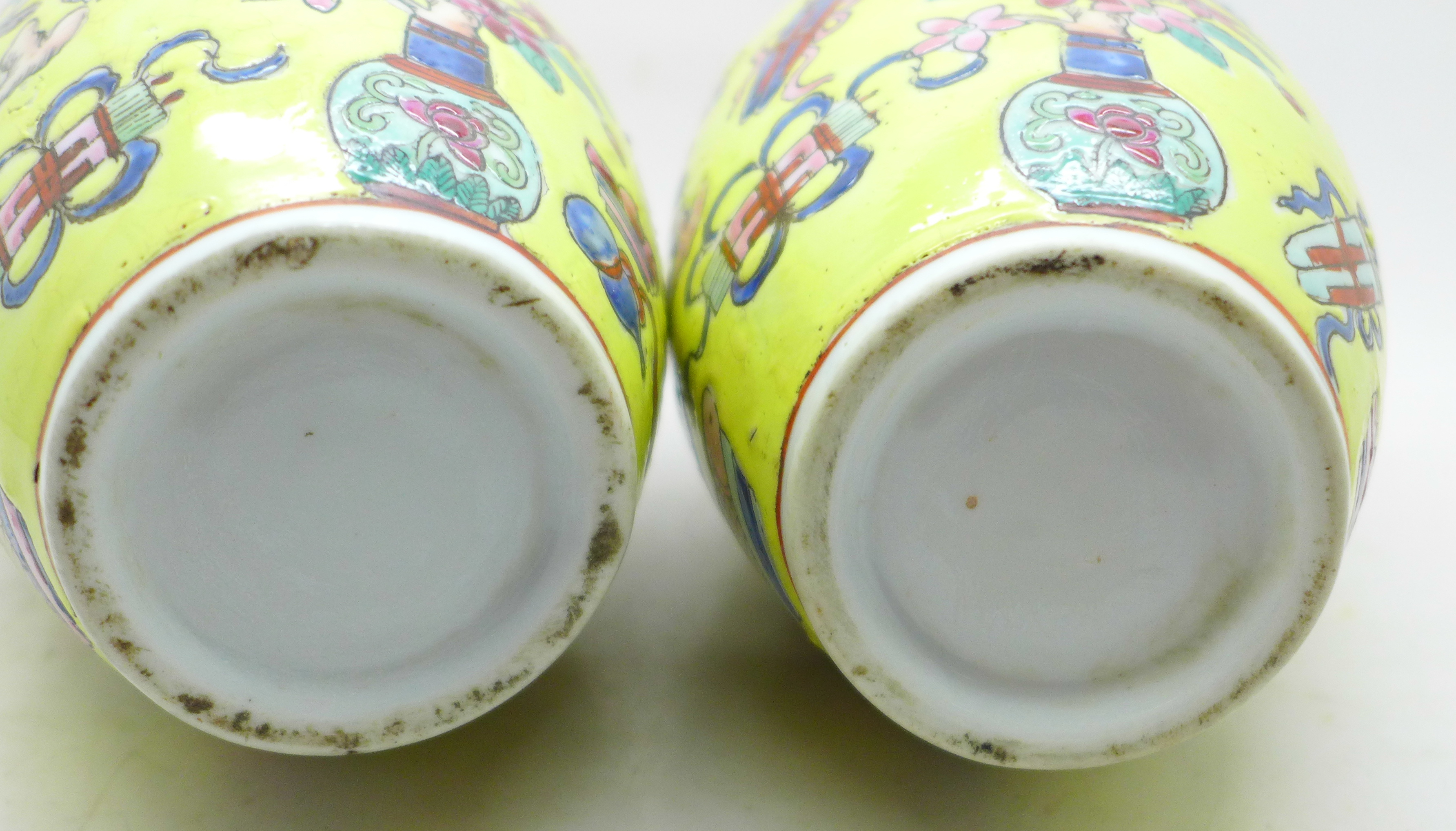 A pair of Chinese vases, 21.5cm, crazed - Image 5 of 5