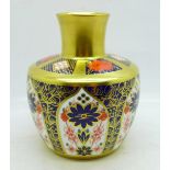 A small Royal Crown Derby Imari vase, 11cm