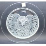 A1971 Hibou owl crystal plate by Lalique