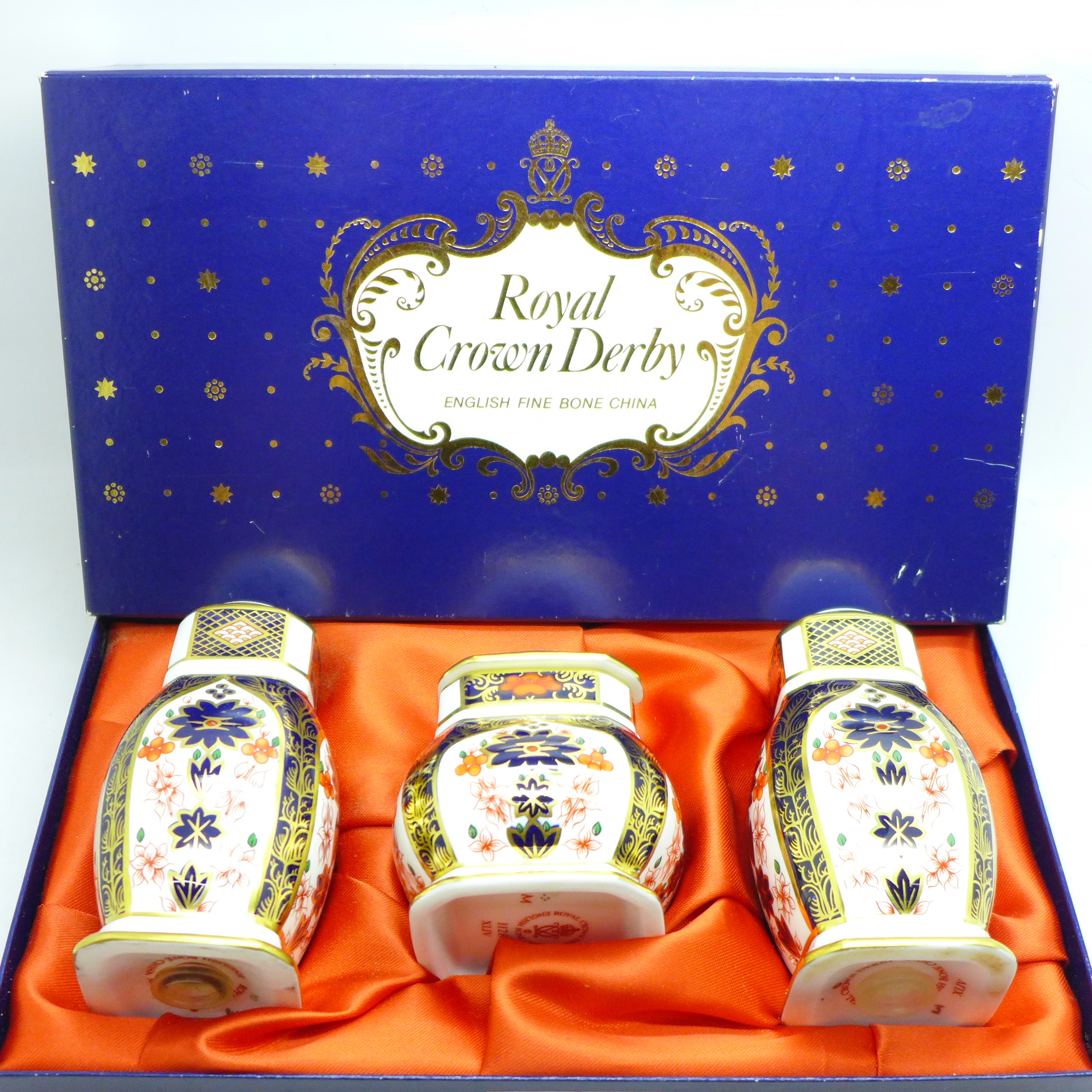 A Royal Crown Derby Imari pattern cruet set, boxed - Image 5 of 5