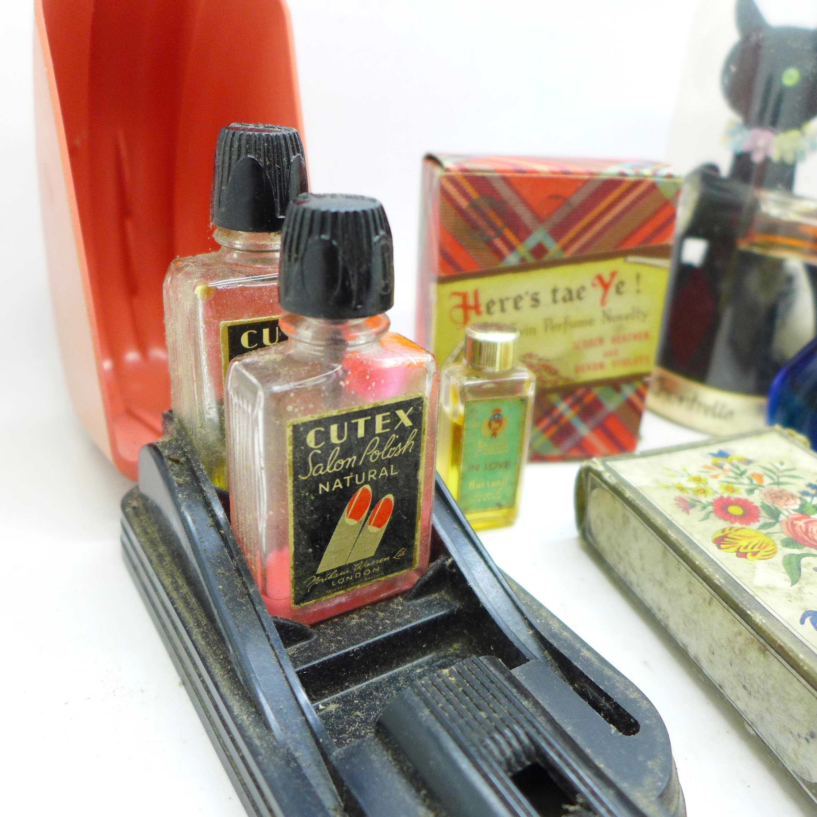 Vintage perfumes and a Bakelite stand for nail varnish and remover - Image 2 of 5