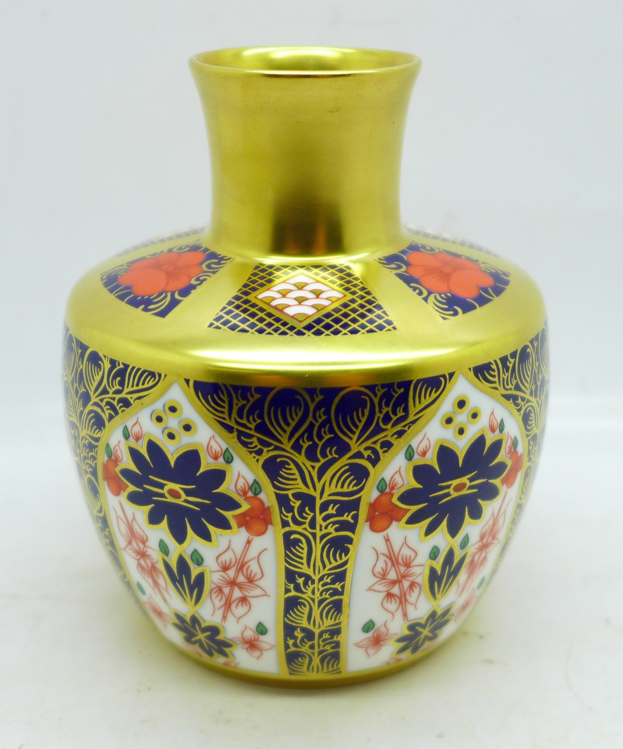 A small Royal Crown Derby Imari vase, 11cm - Image 2 of 4